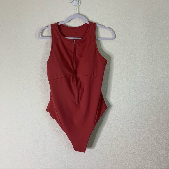 Buff bunny Womens Laguna Ribbed front zip padded one piece swimsuit L - Picture 1 of 8